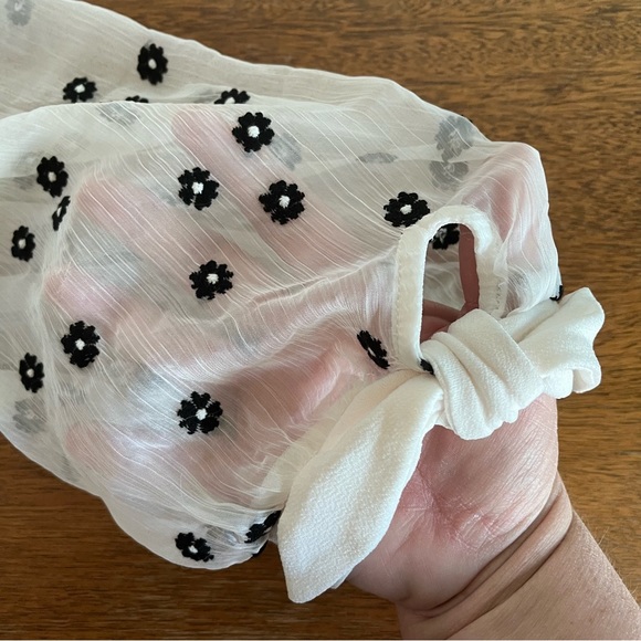 NWT CeCe White Blouse with Black Embroidered Floral Sheer Sleeves - Picture 7 of 9